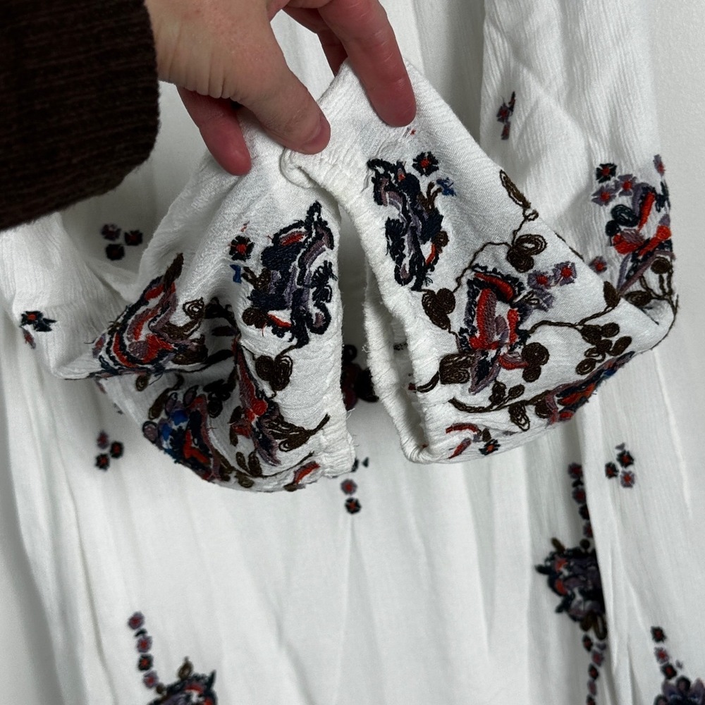 Free People Bell Sleeve Bohemian Dress White Burgundy Embroidered Sz Large Boho - Picture 10 of 16